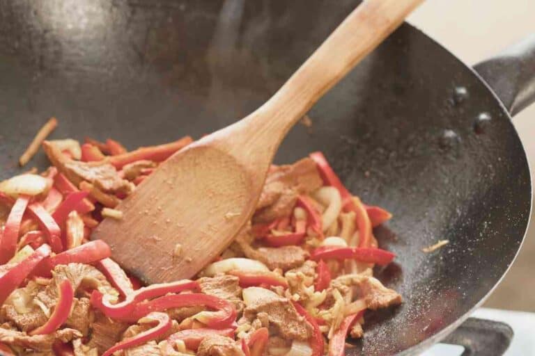 How to Cook in a Wok?
