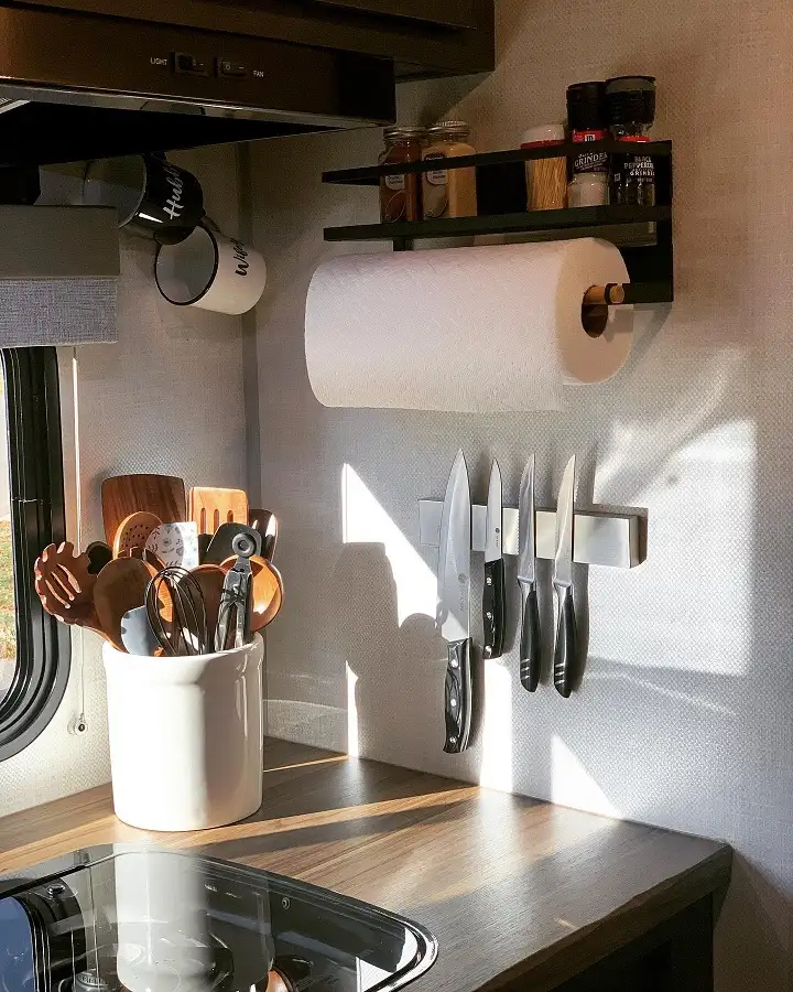 Get Knives Off the Counter With a Magnetic Strip
